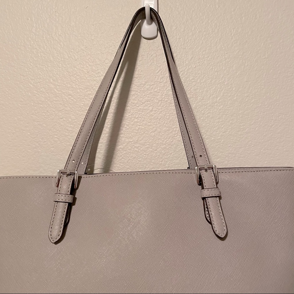 ❌SOLD❌Michael Kors Jet Set Tote Leather Grey Silver Bag - Picture 16 of 16